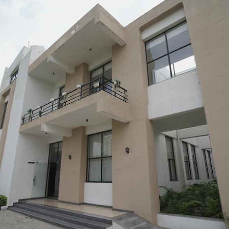 Tdi Club Retreat Sector-110 Hotel Mohali ภายนอก รูปภาพ