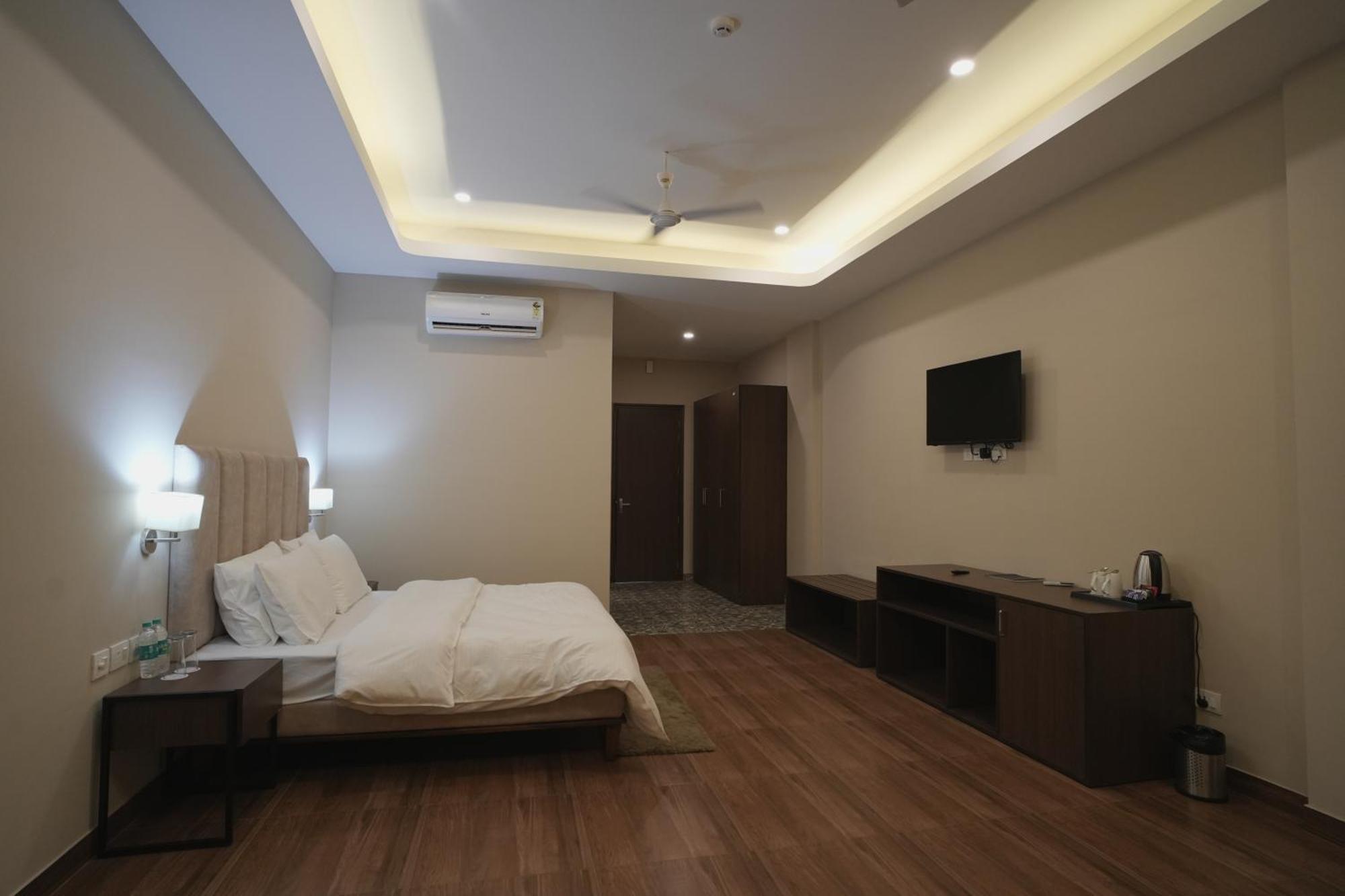 Tdi Club Retreat Sector-110 Hotel Mohali ภายนอก รูปภาพ