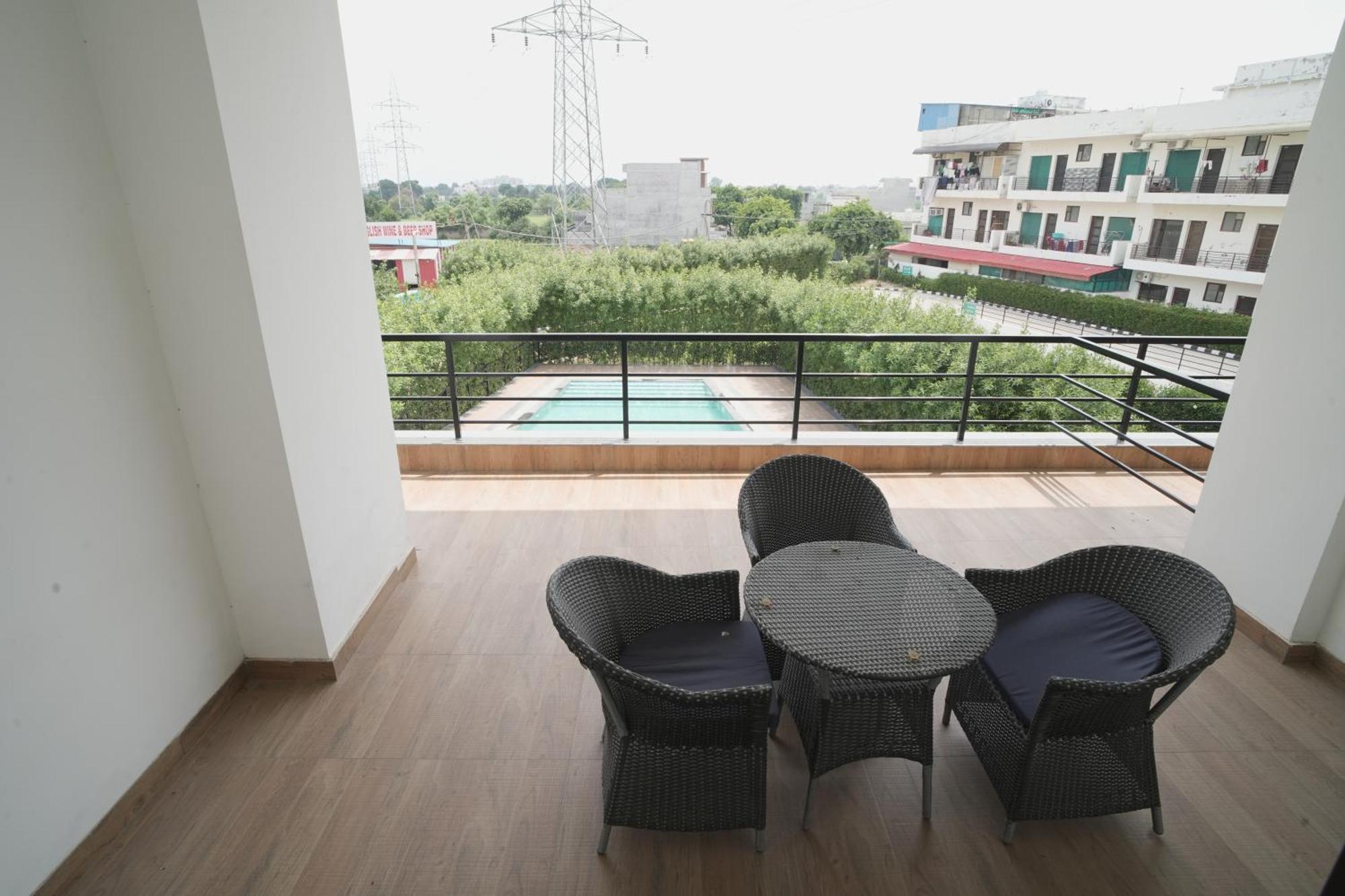 Tdi Club Retreat Sector-110 Hotel Mohali ภายนอก รูปภาพ