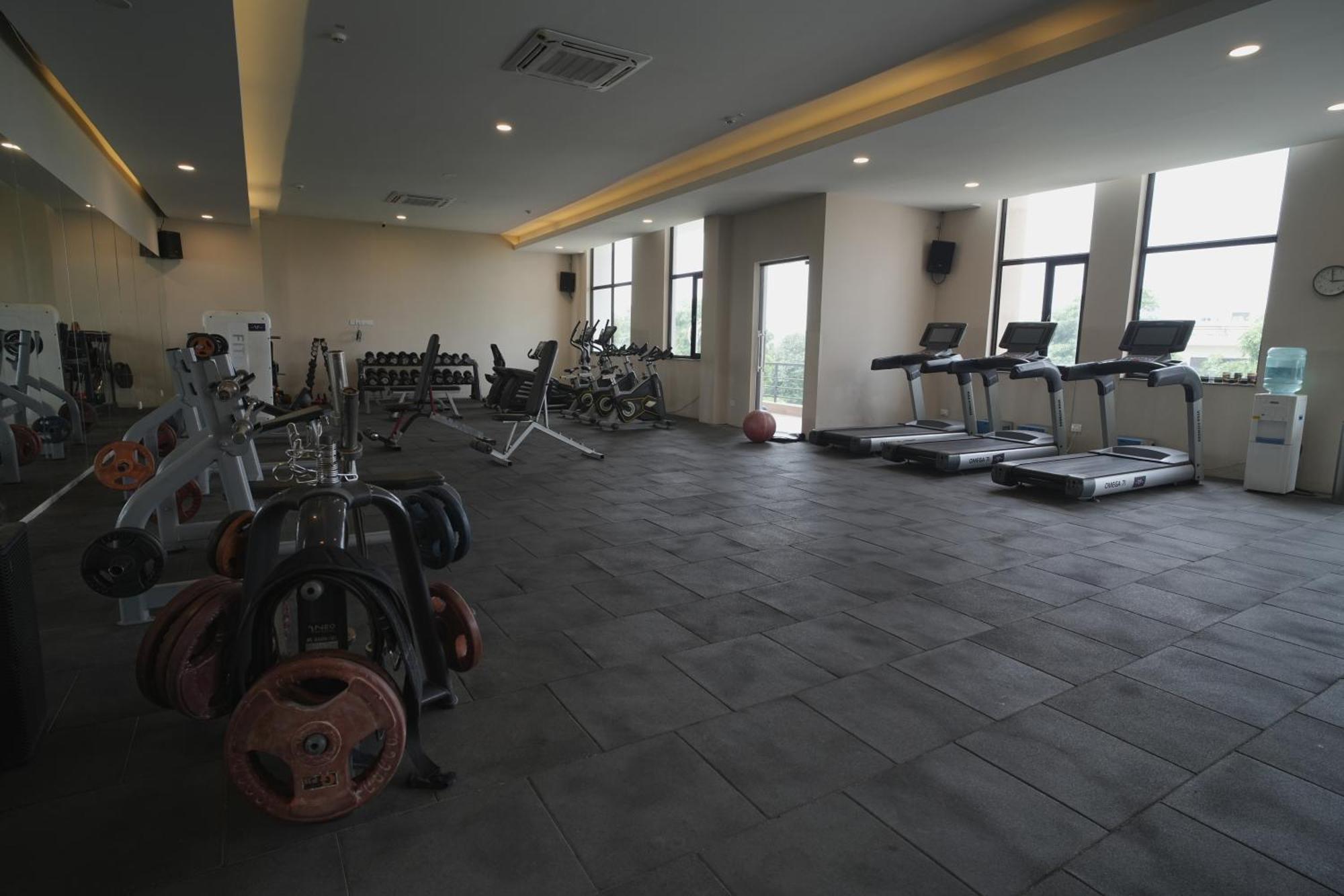 Tdi Club Retreat Sector-110 Hotel Mohali ภายนอก รูปภาพ